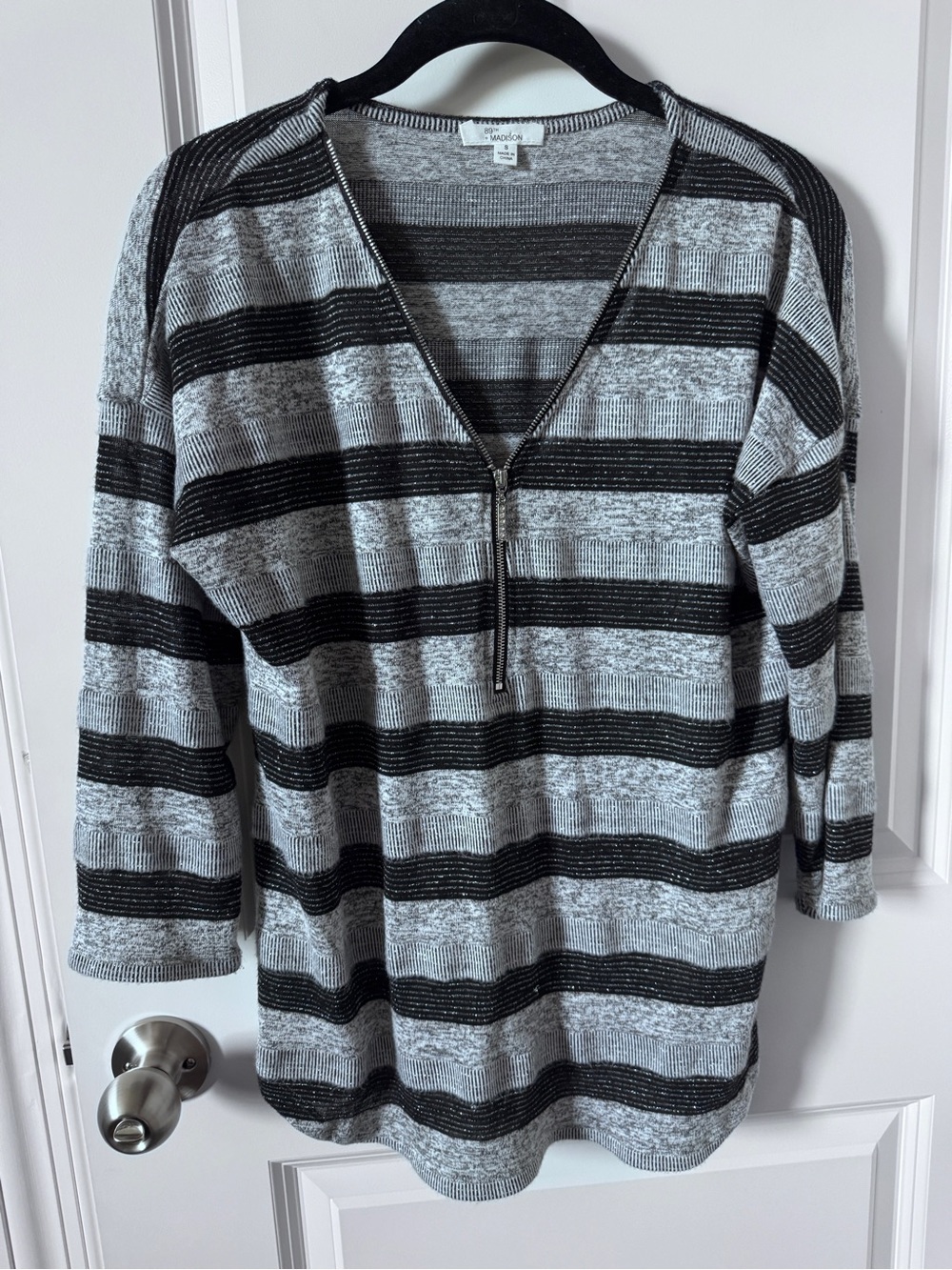 89th & Madison Black & Gray Striped Half-Zip V-Neck Sweater-Small